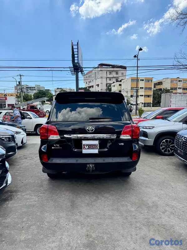 jeepetas y camionetas - Toyota Land Cruiser VX 2010 6