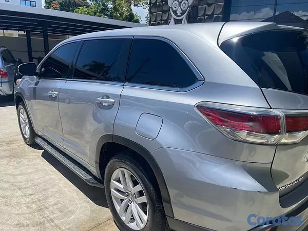 jeepetas y camionetas - Toyota Highlander 2015 4