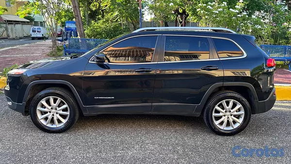 jeepetas y camionetas - JEEP CHEROKEE LIMITED 4X4 2016 *COMO NUEVA* 4