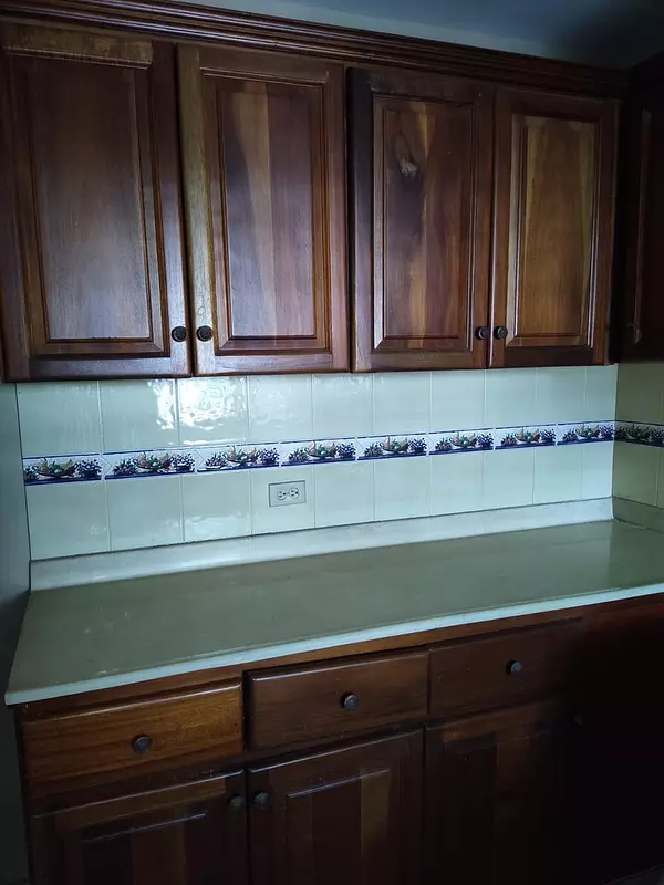 apartamentos - VENDO Excelente oportunidad en la Zona Universitaria! 3er nivel, 124 m. 1