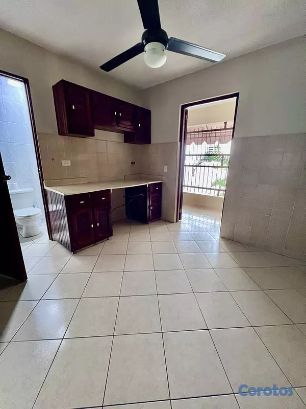 casas - Casa de 4 habitaciones 4 baños en alquiler para ne 5