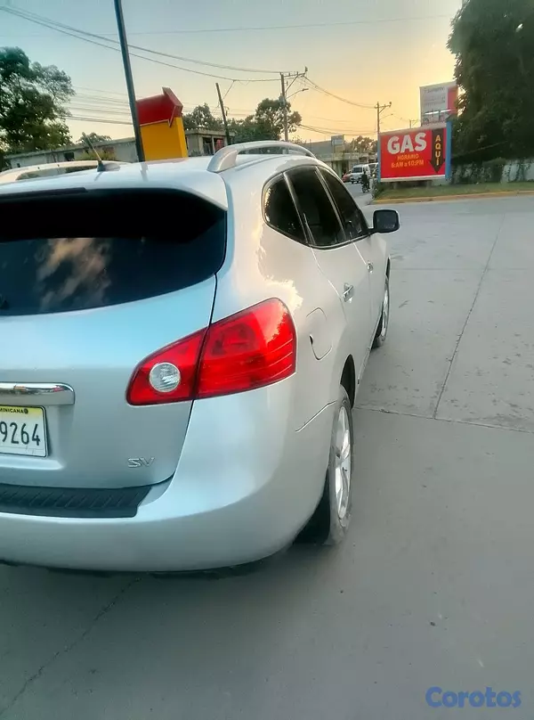 jeepetas y camionetas - Económica y comoda 3