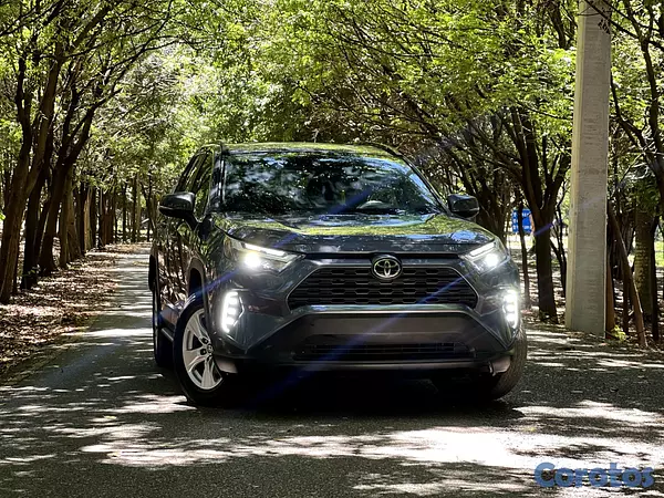 jeepetas y camionetas - Toyota RAV4 XLE 2022 10