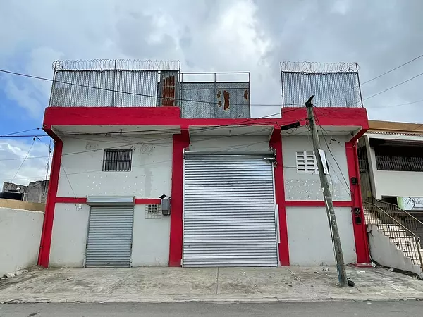oficinas y locales comerciales - Se vende Local en Brisas de La Charles 4