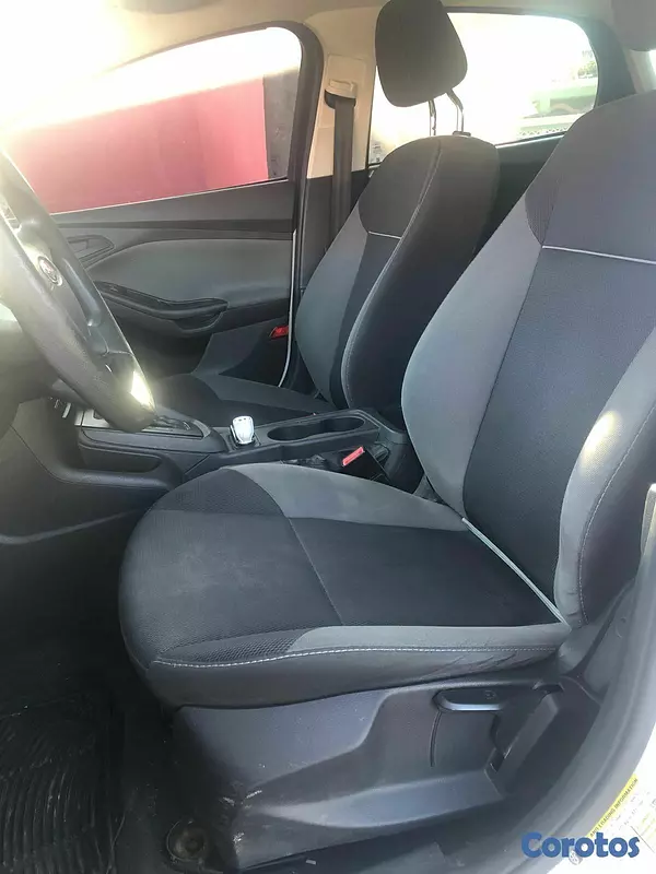 carros - Ford Focus 2014,Automatico,4 puertas,Gasolina,Buen 8