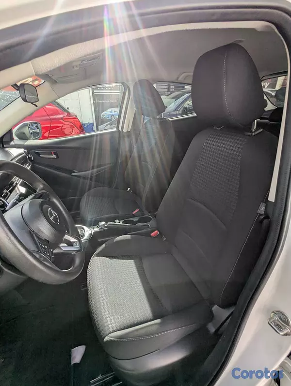 carros - MAZDA DEMIO 2020 2