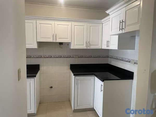 apartamentos - Urb Mirador Sur 
próximo avenida anacona y Rómulo bethancourt  5