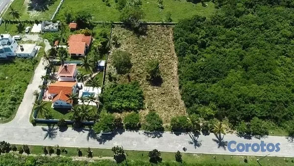 solares y terrenos - TERRENOS EN ZONA TURISTICA DEL ESTE ENTRE JUAN DOLIO Y BOCA CHICA 2