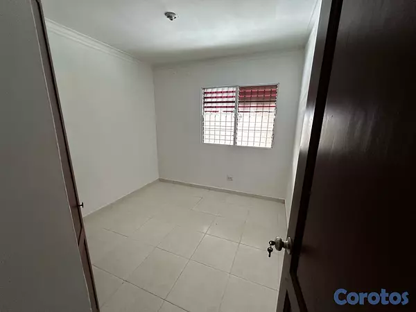 apartamentos - ¡Oportunidad! Vendo apartamento en Santo Domingo Oeste. 3er Nivel. 6