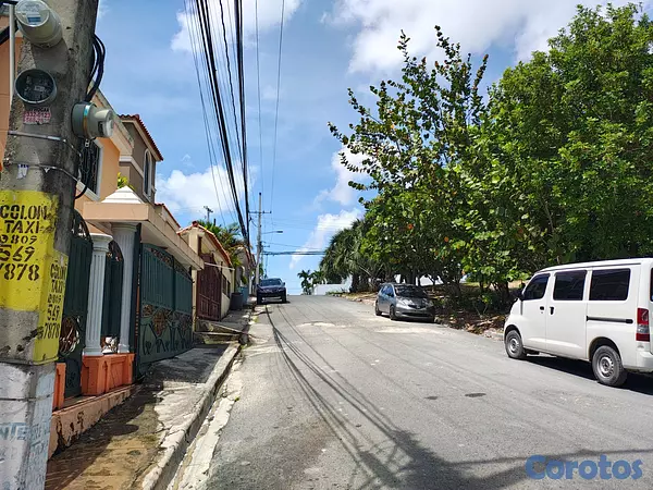 casas - Edificio Multifamiliar - Genera RD$83,500/mes - Fr 18