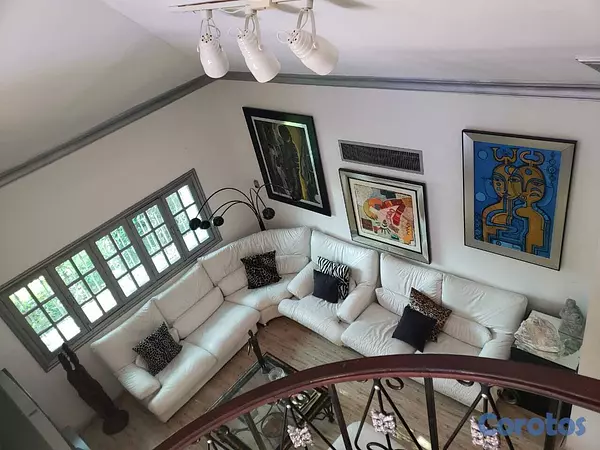 casas - Casa de dos niveles en Venta  11