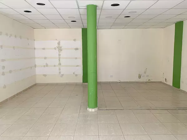 oficinas y locales comerciales - Alquiler local esquinero en Gazcue  3