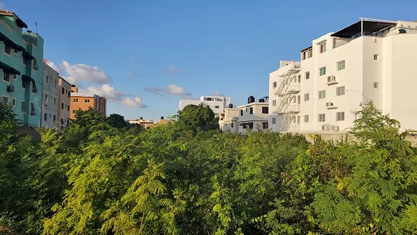 solares y terrenos - Solar 4,300 metros Corales del sur 3