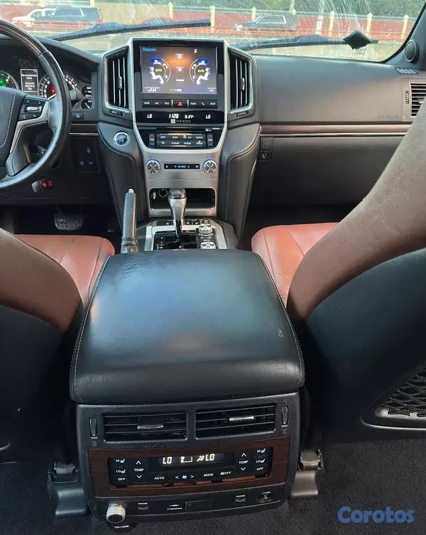 jeepetas y camionetas - TOYOTA LAND CRUISER VXR 2017 16