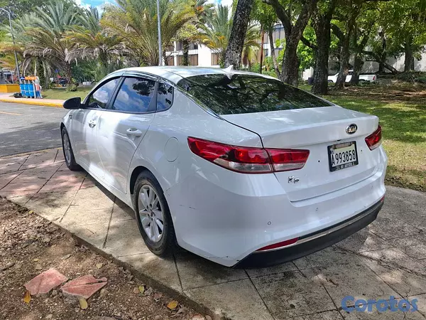 carros - Kia K5 año 2017 5