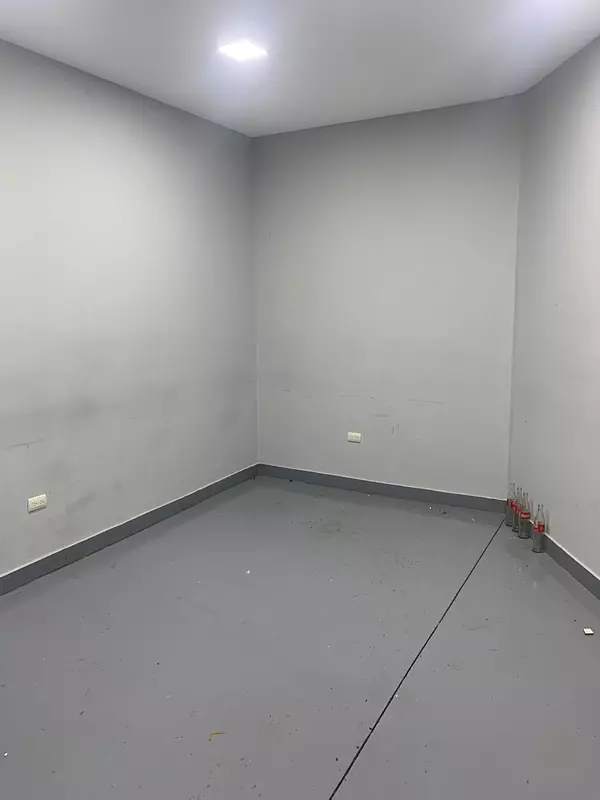 oficinas y locales comerciales - Local con nave y oficinas  9