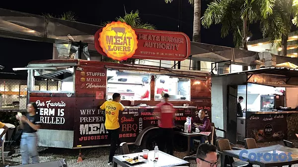 otros vehiculos - Foodtruck de comida rápida equipado 4