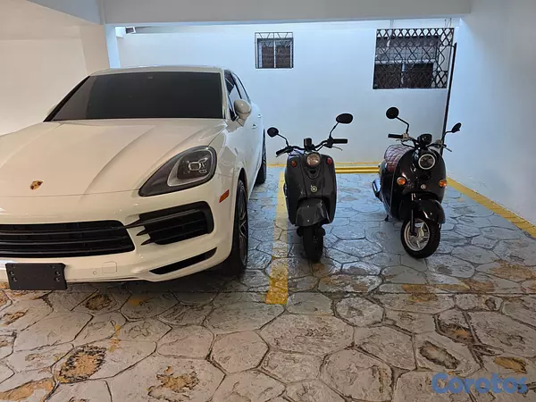 motores y pasolas - Yamaha Vino 50cc negra como nueva 3