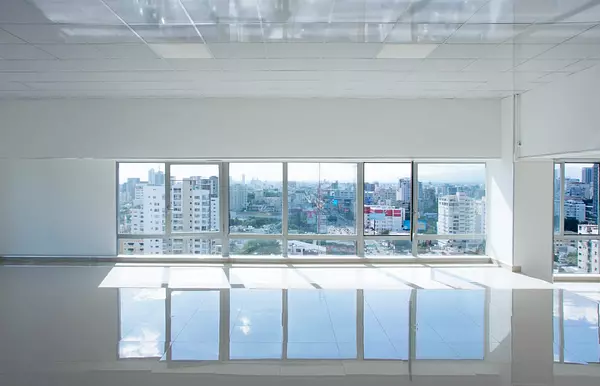 oficinas y locales comerciales - Alquiler local en la Esperilla  7