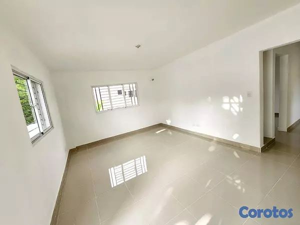 oficinas y locales comerciales - Casa comercial de 170mt2 en alquiler en Av. Indepe 2