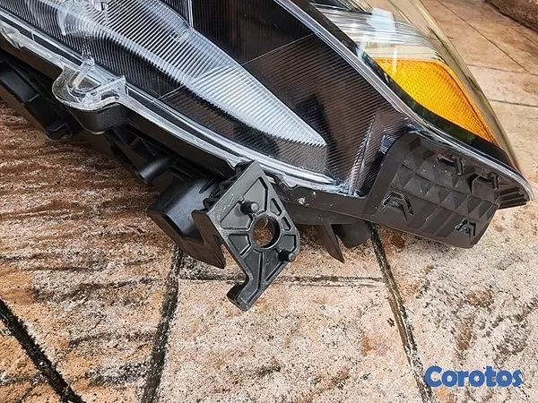 accesorios para vehiculos - Vendo Luz HONDA ACCORD 21 2022 PANTALLA DELANTERA  3
