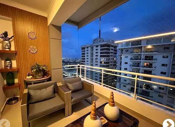 apartamentos - vendo excelente Apartamento en la Julia piso alto. (Nivel 18) con Vista al Mar.
 1