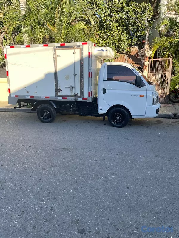 camiones y vehiculos pesados - Hyundai H100 2023 | Como Nuevo | Un solo dueño | 4 5