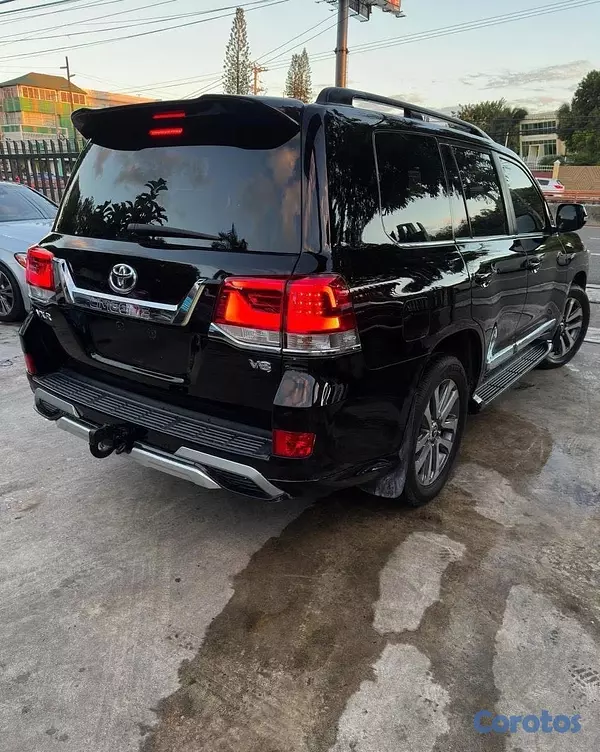 jeepetas y camionetas - TOYOTA LAND CRUISER VXR 2017 13