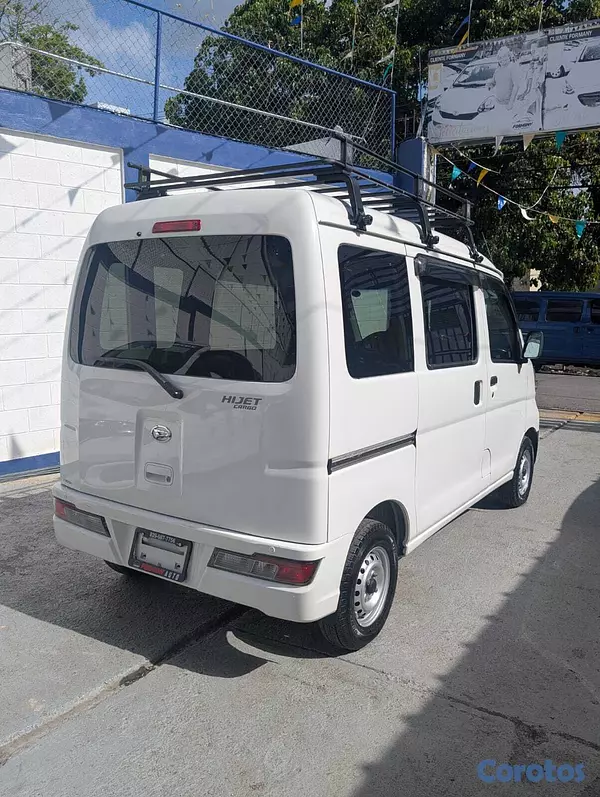 jeepetas y camionetas - DAIHATSU HIJET 2020 8