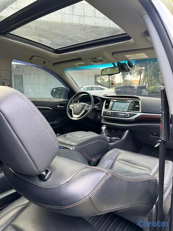 jeepetas y camionetas - Toyota higlander limited 2016 5