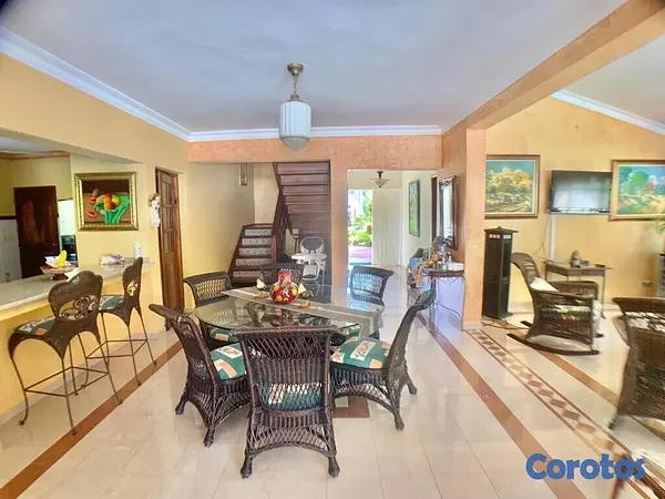 casas vacacionales y villas - Hermosa villa en Juan Dolio, de 2 niveles  9