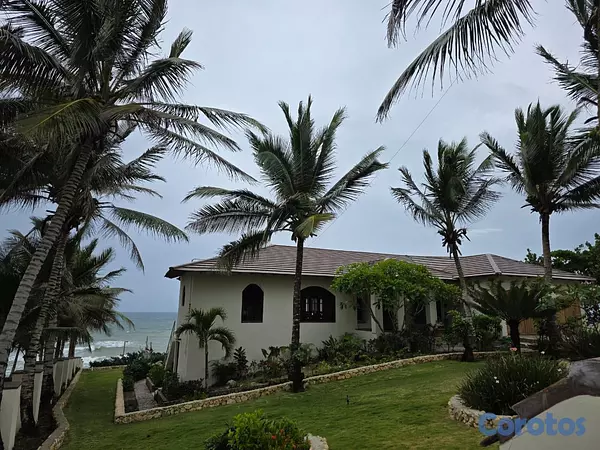 casas vacacionales y villas - Villa Frente al Mar en Venta en Cabrera 8