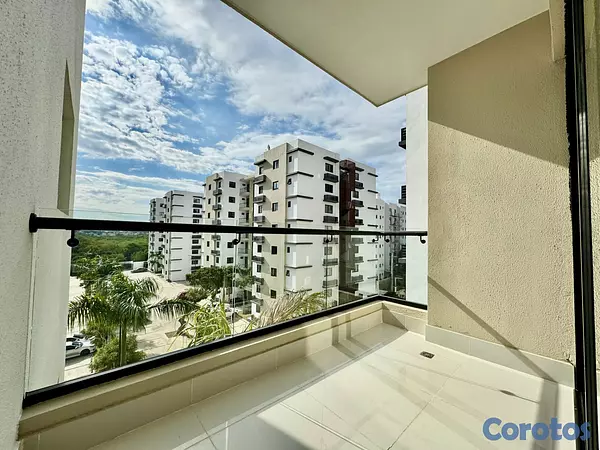 apartamentos - Amplio Apartamento en Venta, 5to Piso, Torre Real, 7
