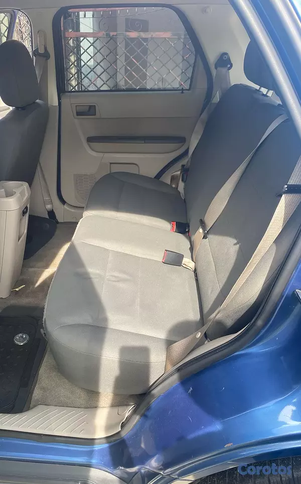 jeepetas y camionetas - Ford Escape XLS 2010 6