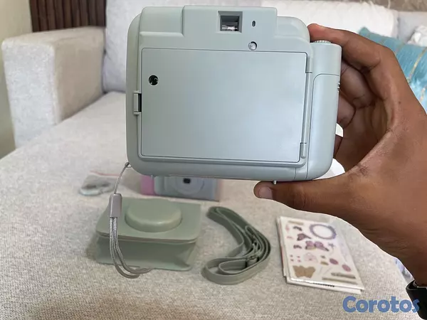 camaras y audio - Cámara instantánea grande nueva nueva de oportunidad en RD$4,200 sin rollo 7