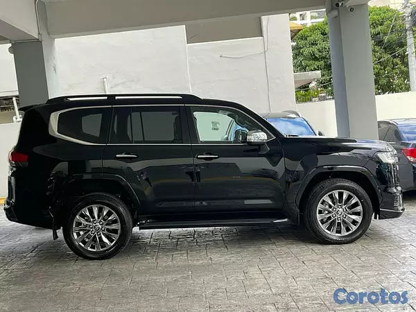 jeepetas y camionetas - Toyota Land Cruiser 300 VXR 2026 5