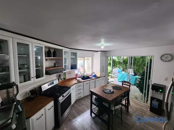 casas - Casa en Venta de 2 Niveles  Ubicación Estratégica  9