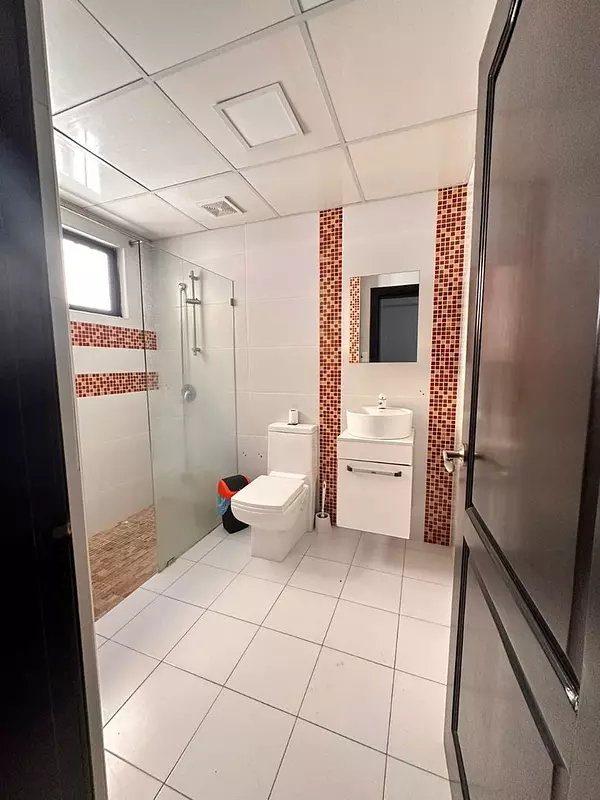 apartamentos - VENDO.
Espacioso apartamento de dos niveles en Bella Vista. 

 4