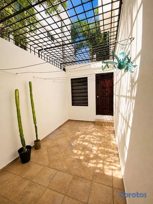 casas - Casa de 3 habitaciones 2 baños en alquiler en El V 3