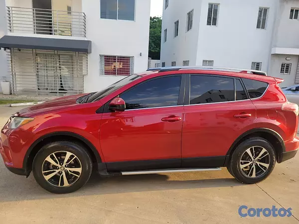 jeepetas y camionetas - Toyota RAV4 LE 2017 2WD 12