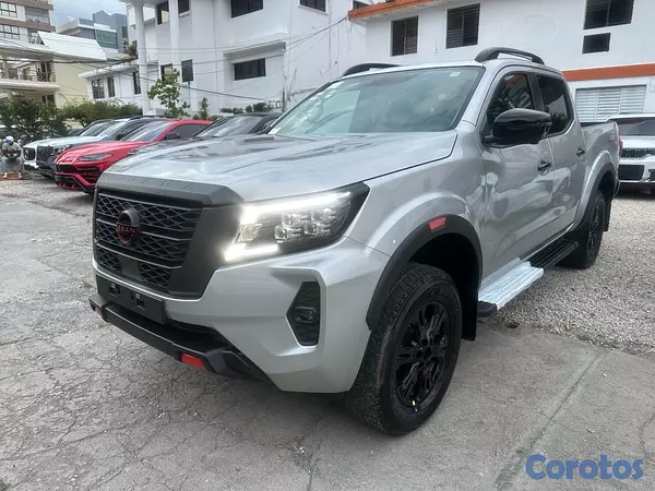 jeepetas y camionetas - Camioneta Nissan Navara 2026 0km 3