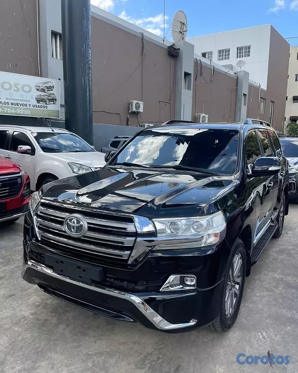 jeepetas y camionetas - TOYOTA LAND CRUISER VXR 2017 14