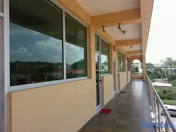oficinas y locales comerciales - Se Renta Locales en Plaza Comercial, Buena Vista 3