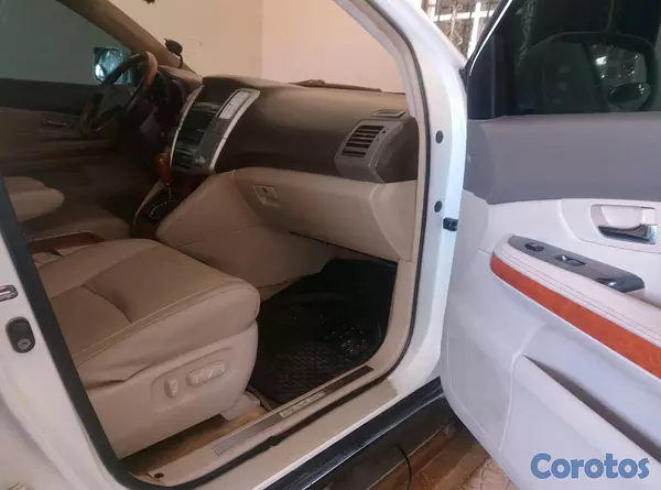 jeepetas y camionetas - Oportunidad Lexus RX 330 en excelentes condiciones  2