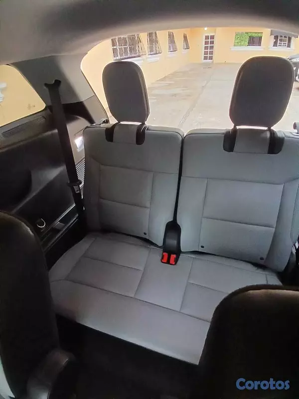 jeepetas y camionetas - La más nueva de las Explorer con el mejor precio m 3