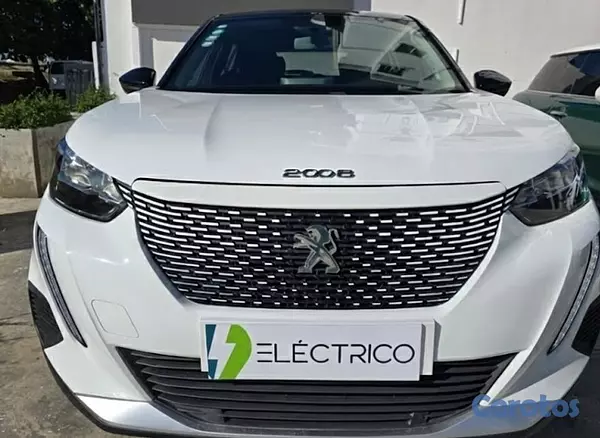 jeepetas y camionetas -  *Oportunidad* Venta de vehículo Peugeot e2008 2020 Como Nuevo 4