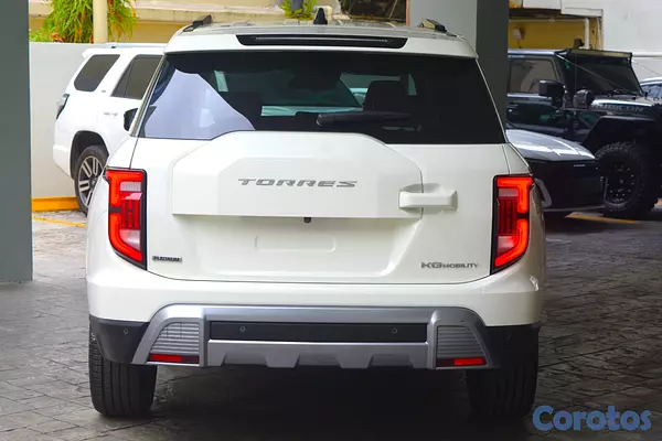 jeepetas y camionetas - KGM Torres PLATINUM  3