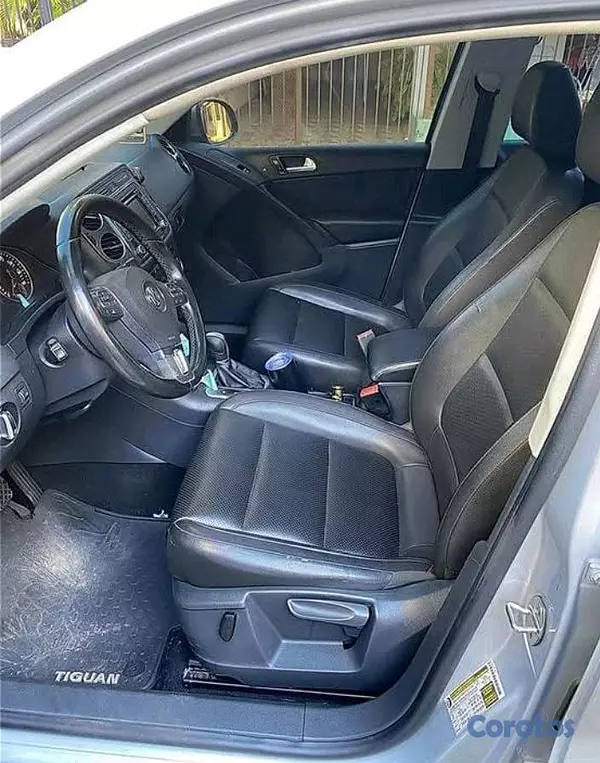 jeepetas y camionetas - Volkswagen Tiguan SE Turbo 4WD 15  7