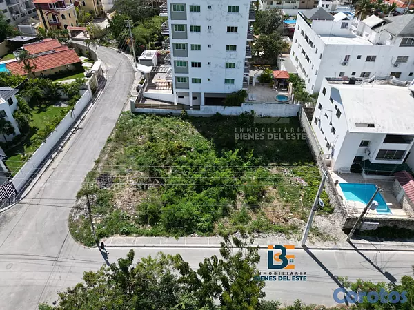 solares y terrenos - SE VENDE DE OPORTUNIDAD Excelente Solar con 750 me 3