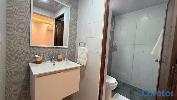 apartamentos - vendo independencia Miramar piso 3 una habitación 1.5 baño parqueo techado  11